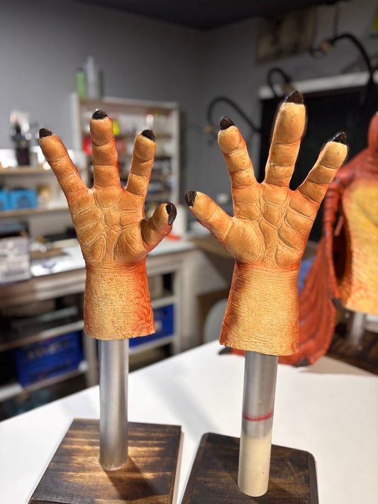 Jar Jar latex hands