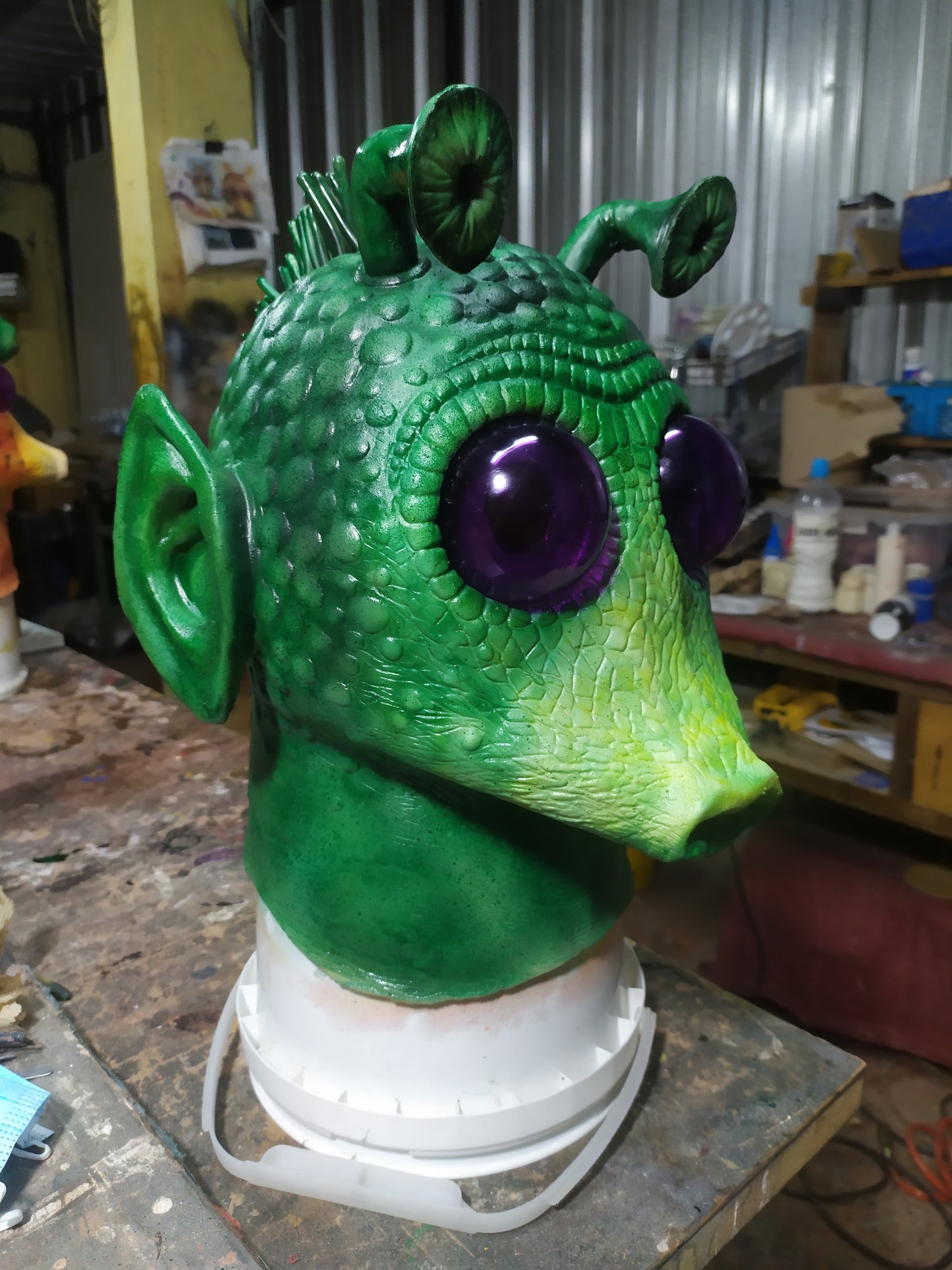 RODIAN LATEX MASK