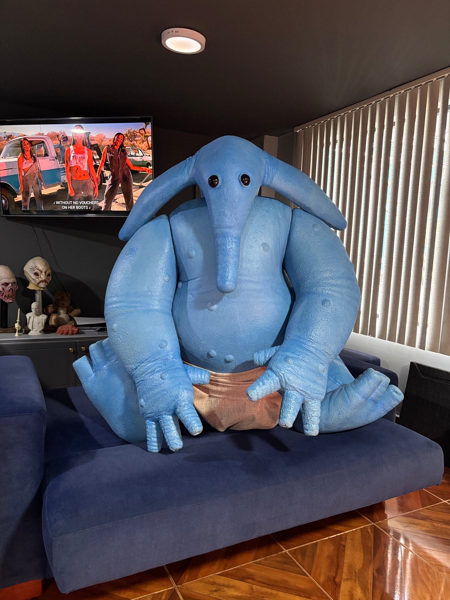 MAX REBO FOAM/LATEX LIFE SIZE SCULPTURE
