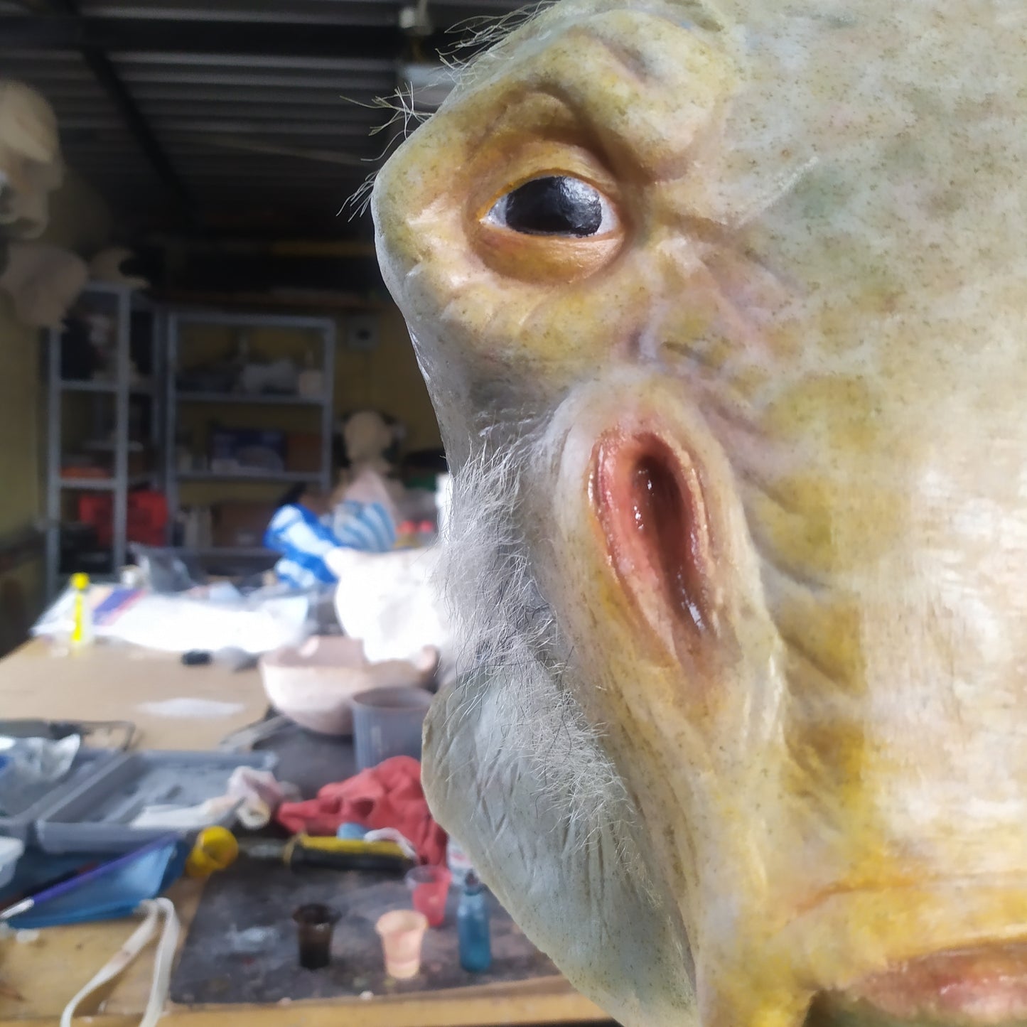 C AI TRENALLY LATEX MASK