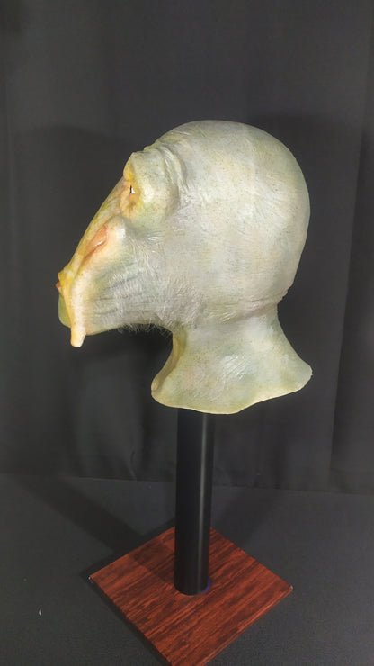 C AI TRENALLY LATEX MASK